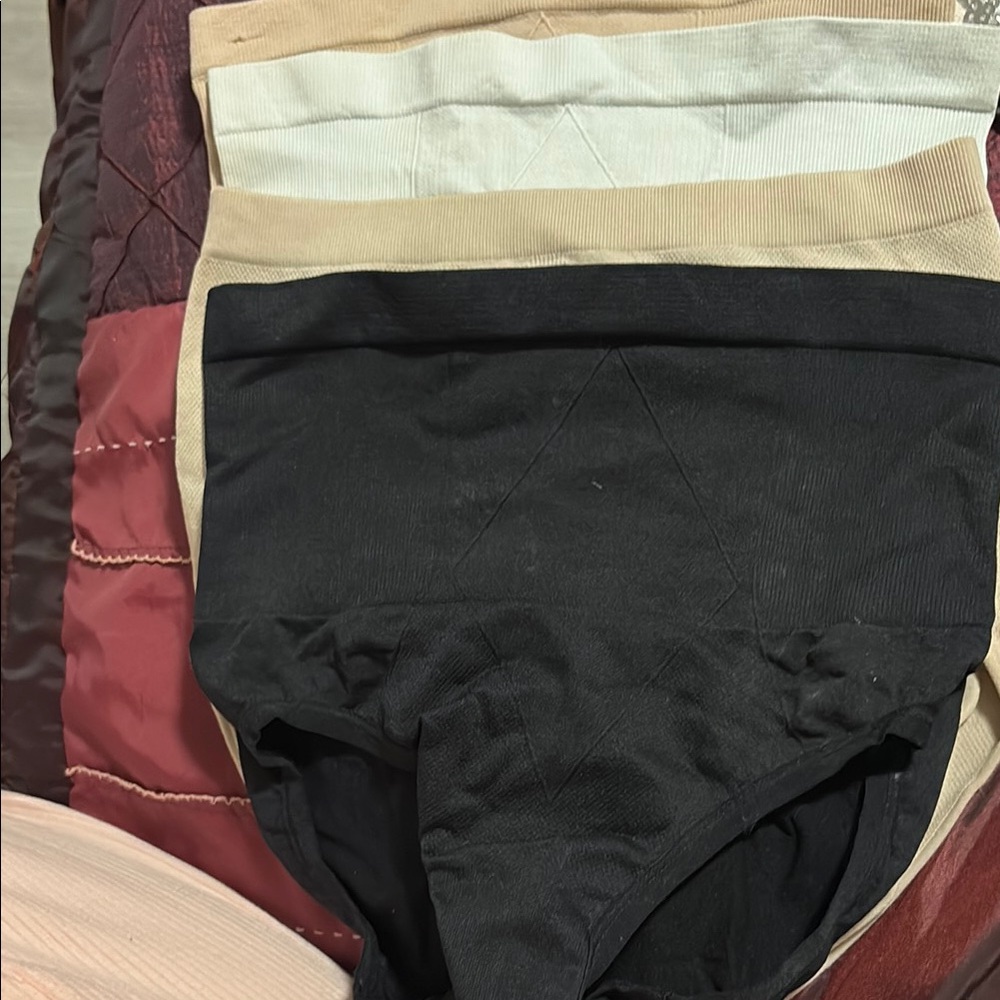 NWOT’s 4 pcs of SkinnyGirl ShapeWear one price